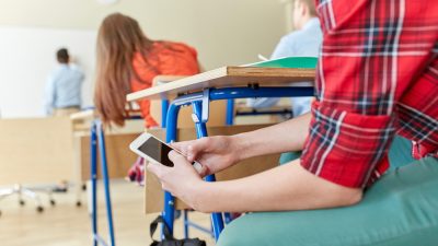 Mobiltelefoner i klassrummet